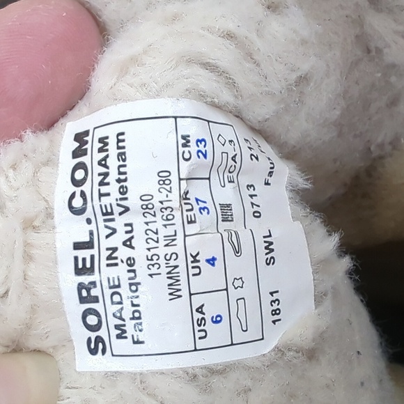 Sorel Tan and Black Winter Boots - Picture 7 of 8